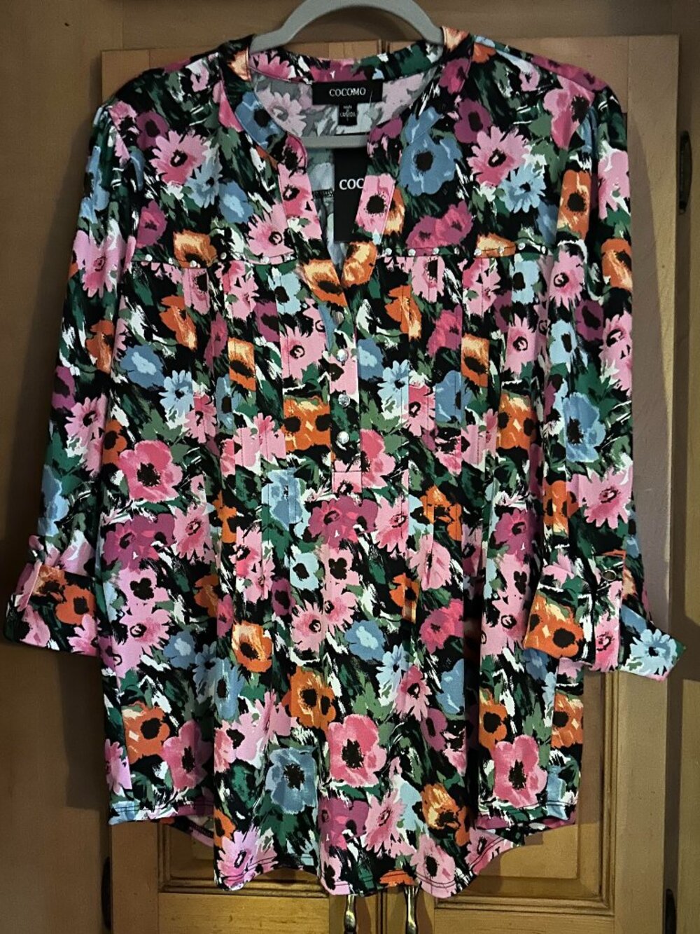 NWT Cocomo Colorful Floral Studded Top-L